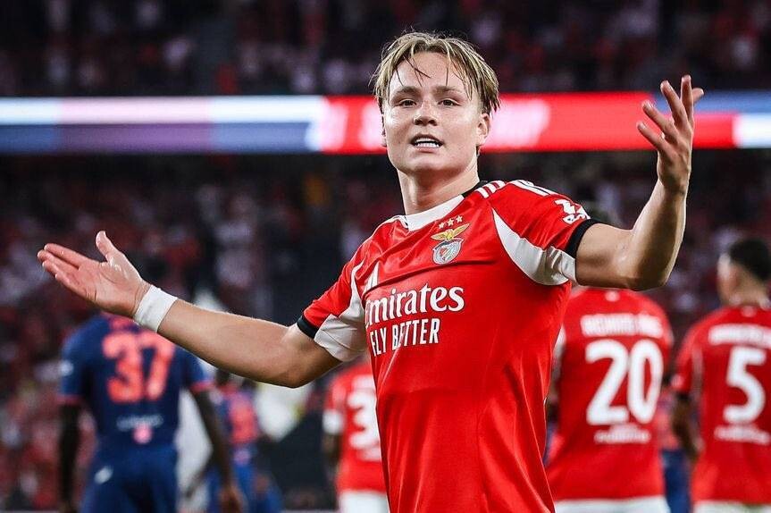 Barcelona Interested in Benfica Striker