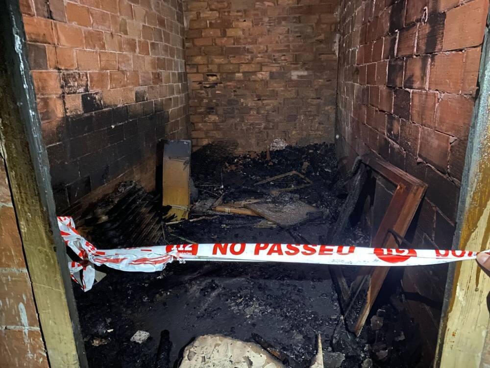 Fire in residential building in Manlleu