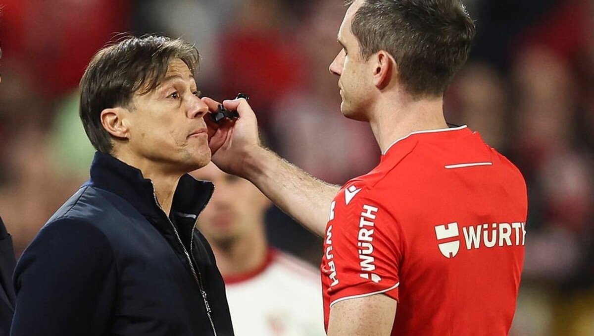 Argentine Coach Almeyda Apologizes for Expulsion in Match Against Alavés