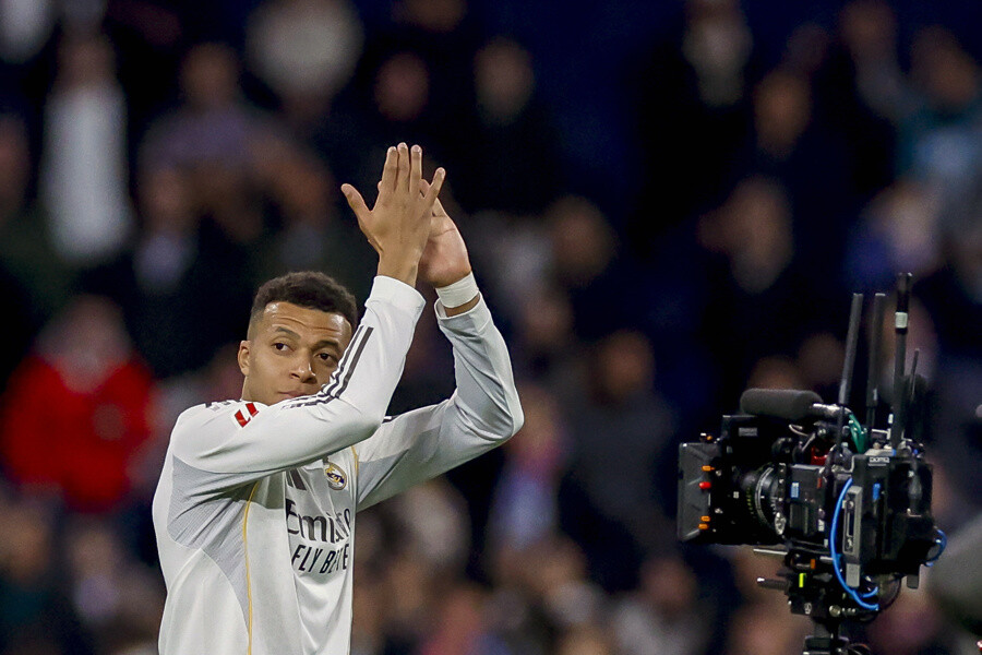 Mbappé: 'It's an honor to match my idol'