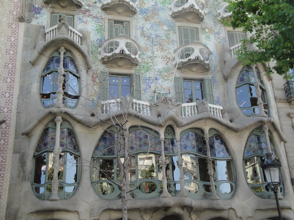 Barcelona to Commemorate Gaudí's Centenary and Become World Architecture Capital