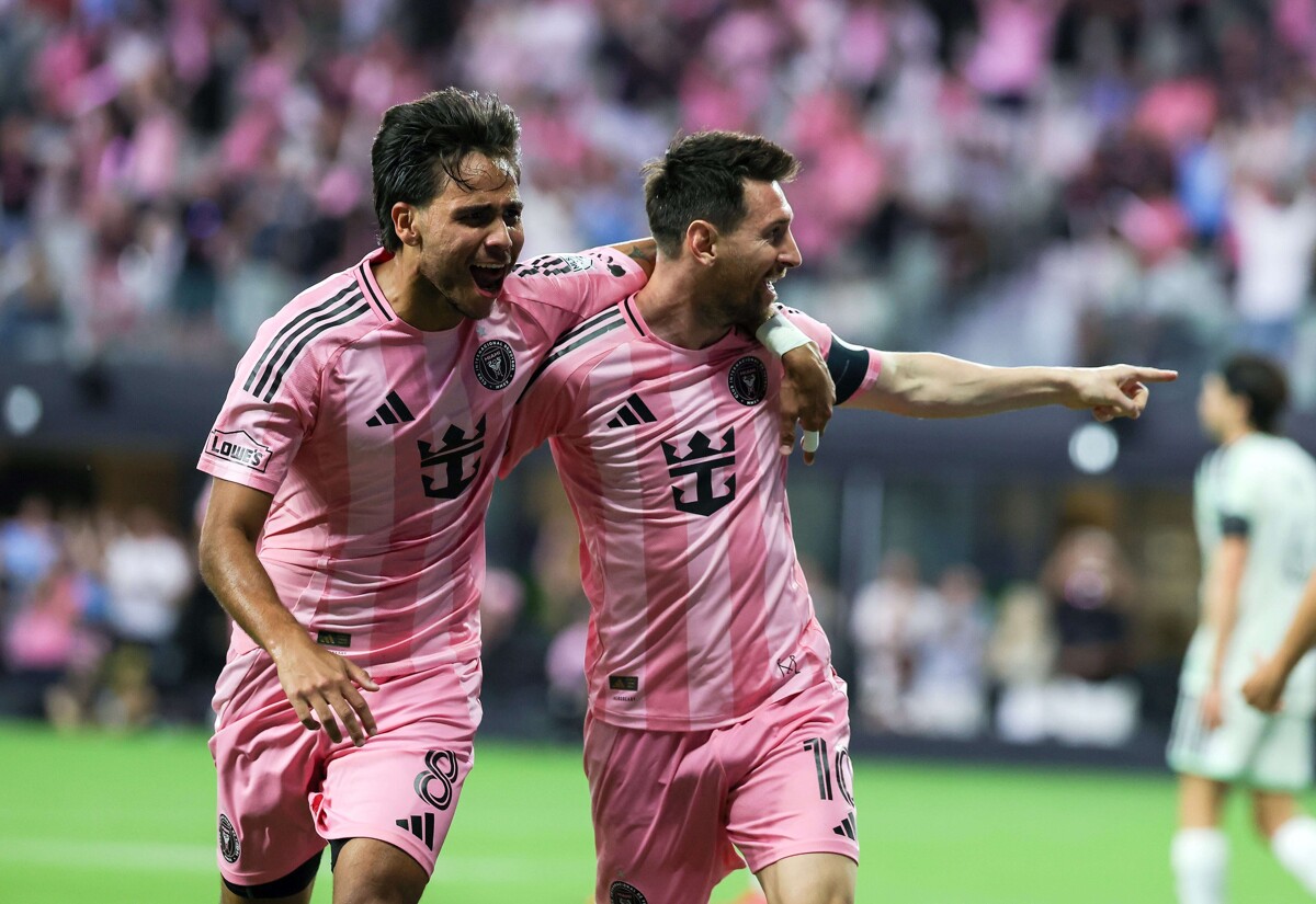 德科称梅西回归巴塞罗那不切实际