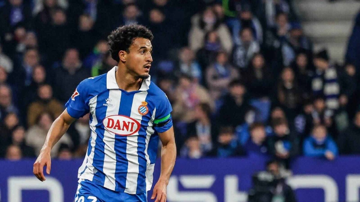 Elche vs Espanyol match halted due to player's illness