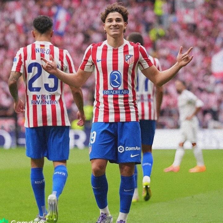 马德里竞技队在欧冠四分之一决赛首回合战胜巴塞罗那