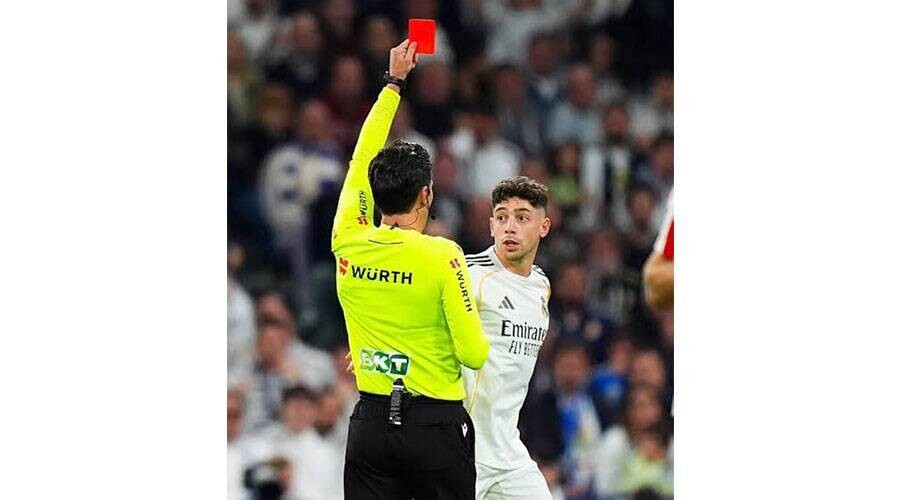 Controversial Valverde Red Card in Real Madrid vs Atlético Derby
