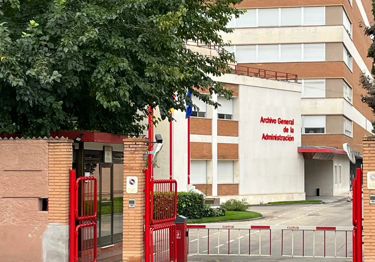 Alcalá City Council Asks to Keep Cela's 'The Hive' Manuscript in the City