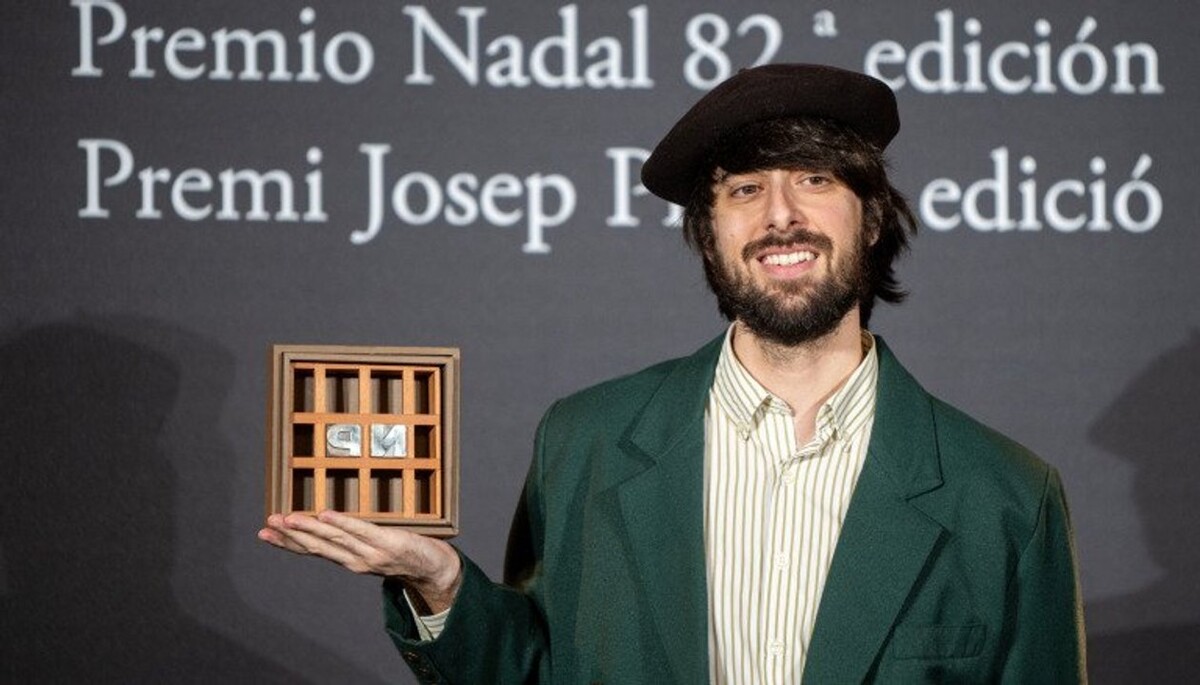 Spanish Writer David Uclés Wins Nadal Prize for 'The City of Dead Lights'