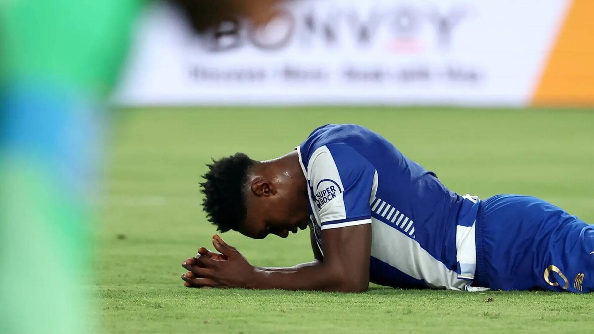 Spanish Striker Suffers Ligament Tear Ahead of World Cup