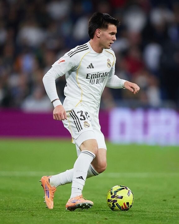 Real Madrid's New Coach Could Restore Argentine Mastantuono to Lineup