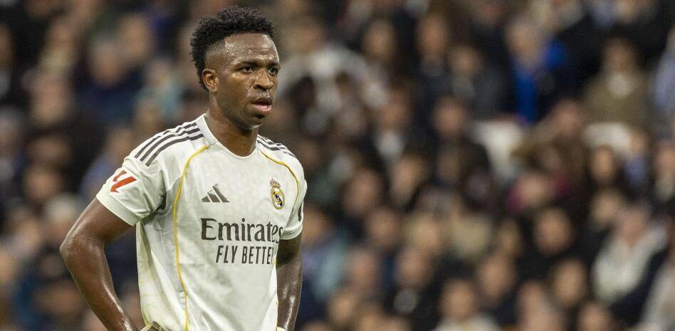 Болельщика «Альбасете» оштрафовали за бросок банана в Венисиуса