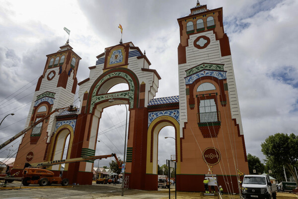 Sevilla Prepares for Its April Fair in May