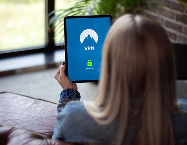 Защитите свою конфиденциальность с помощью VPN в общественных сетях