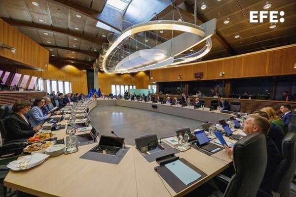 EU backs Spain amid Trump threats