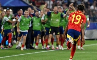 Испания побеждает на Чемпионате Европы по футболу 2024, победив Англию в финале