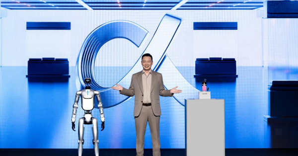 HONOR Unveils Robot Phone and Magic V6 at MWC 2026