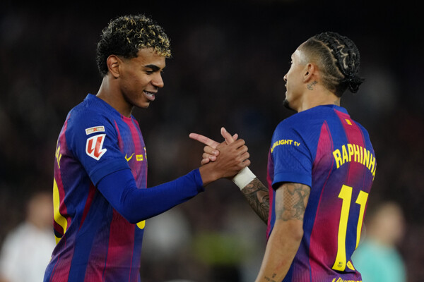 Raphinha's brace makes Barcelona even more of a leader