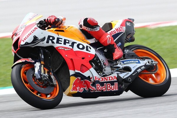 Марк Маркес выигрывает Гран-при Сан-Марино на фоне изменений в Repsol