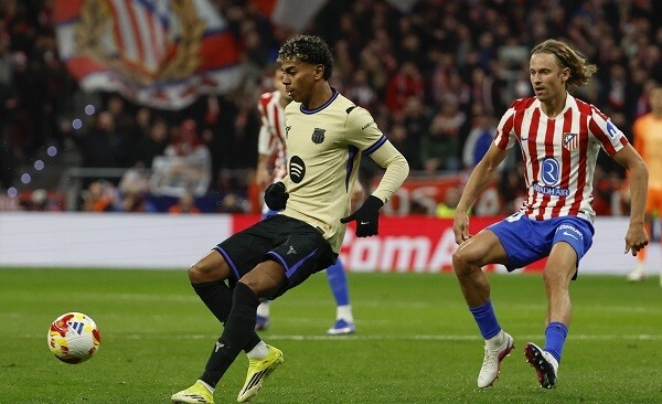 Llorente: "We are not in the final, we must play the return leg"