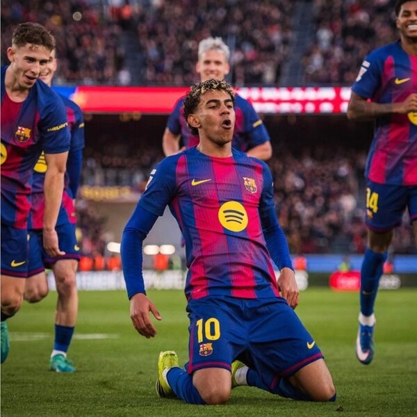 巴塞罗那击败马洛卡，登顶西甲联赛