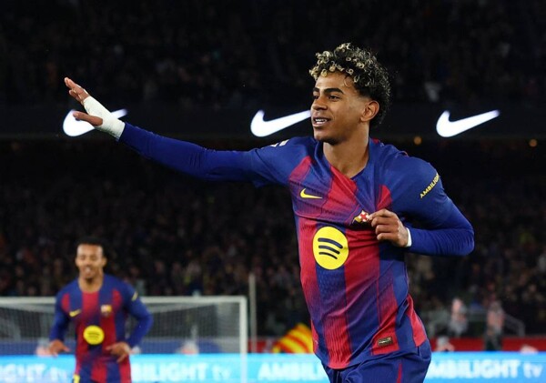 Barcelona risks failing to advance from Champions League group