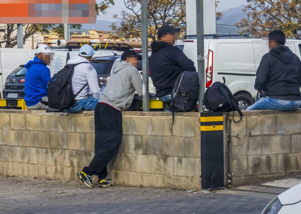 Undocumented immigrants in Spain: waiting to be chosen and working without a contract